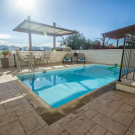 Kapparis Family Holidays Villa Paralimni