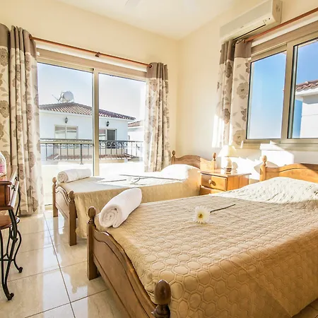 Kapparis Family Holidays Villa Paralimni